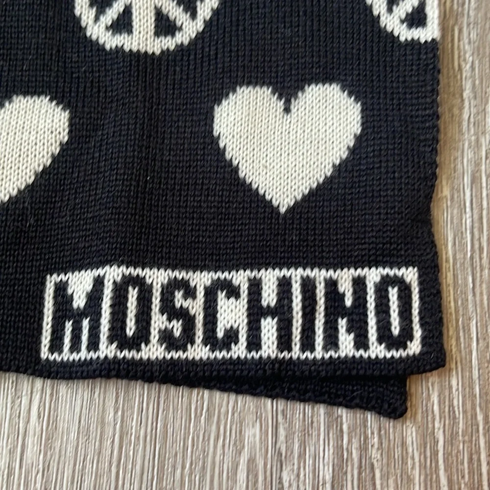 Moschino Peace sign heart Love Scarf wool blend black and white
